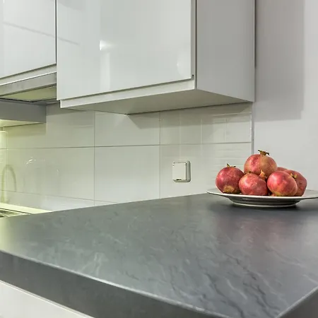 Sunny Vesna Apartment